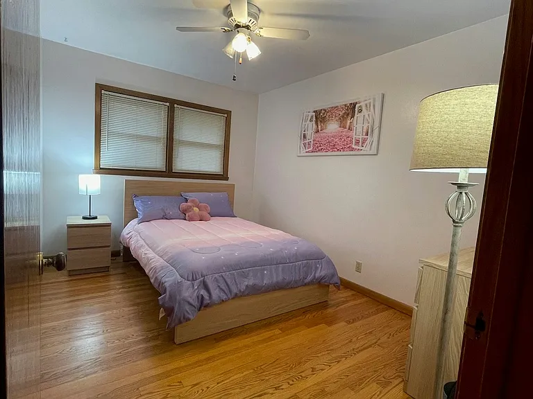 1501 W Foster Ave — Photo 10