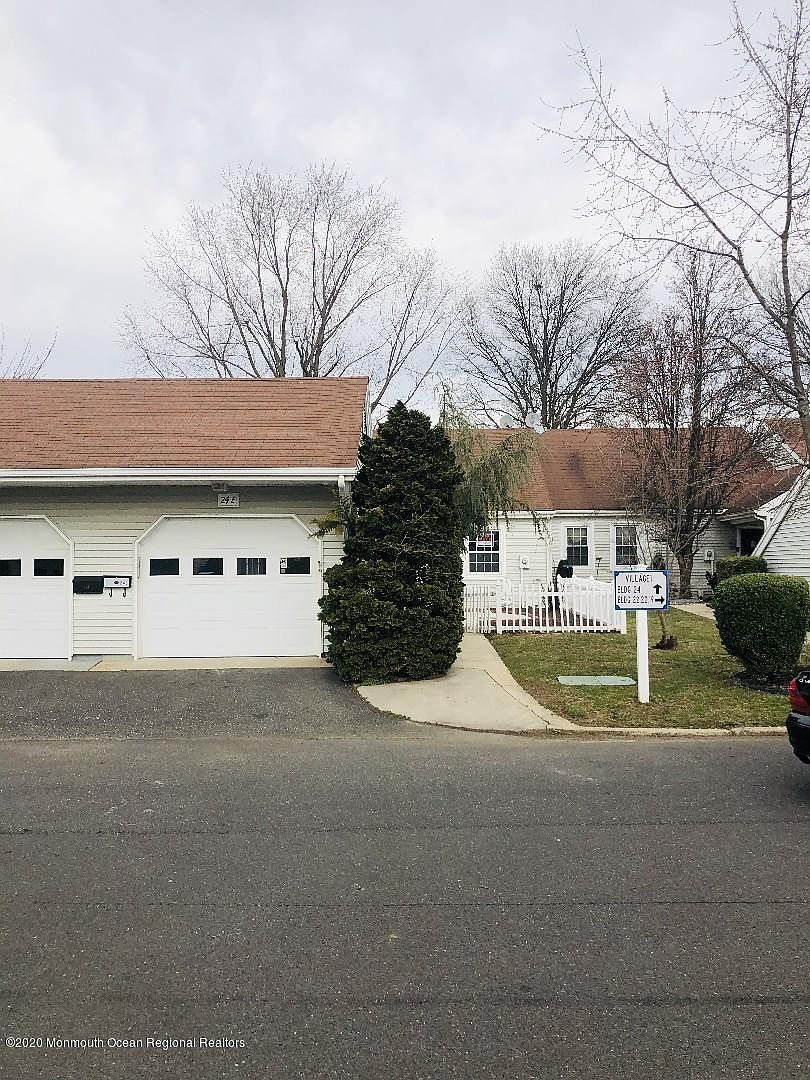 24 Calle De Elvira UNIT E, Freehold, NJ 07728 | Zillow