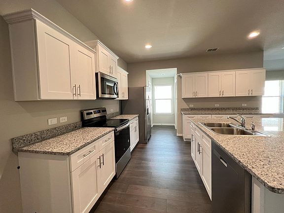 5th image of 1413 Dillard Creek Dr