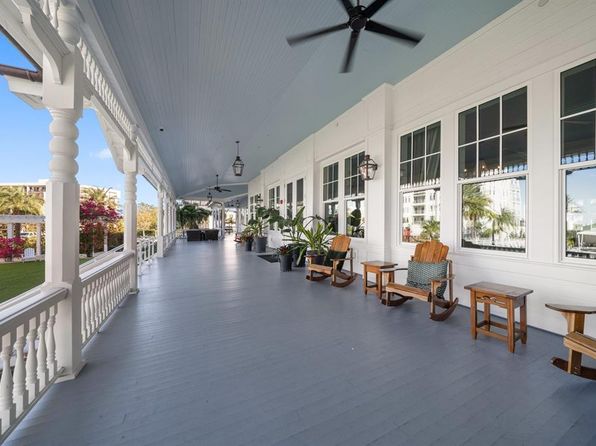 12 Country Club Ln, Belleair, FL 33756