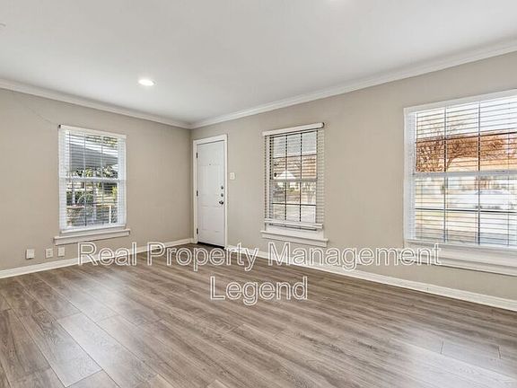 5th image of 2420 Roanoke Ave