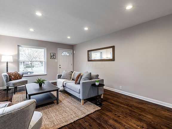 4th image of 133 E Beechwold Blvd