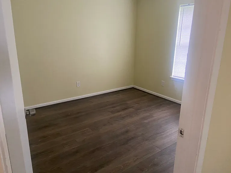 502 Brookford Dr — Photo 3
