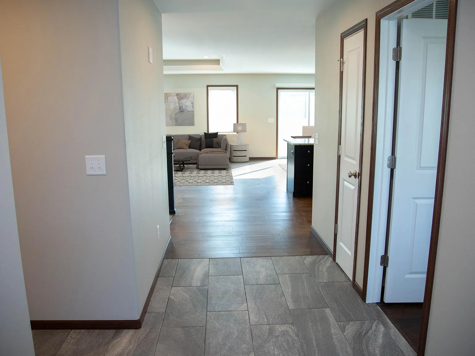 3 bed, 1500 sqft, $2,500 — Photo 2