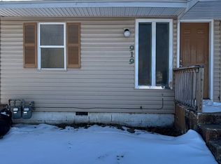 919 N Fulbright Ave, Springfield, MO 65802