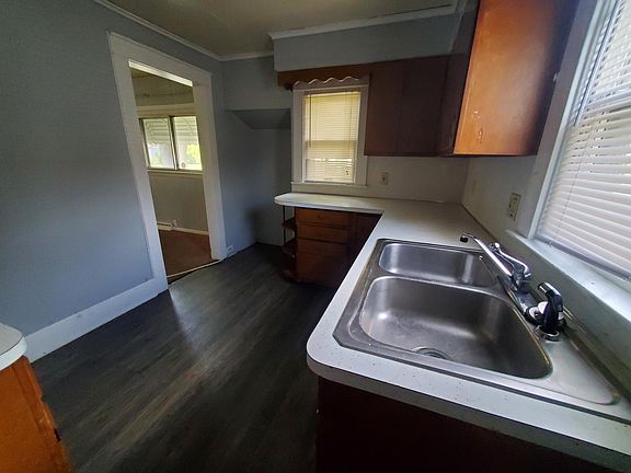3rd image of 1322 Irving Ave #Ave2020