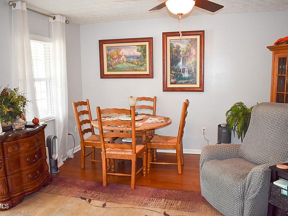 2nd image of 510 Colonial Rd Unit 3