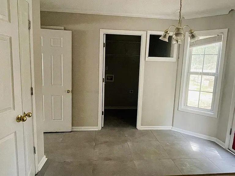 345 Shadetree Ln — Photo 16