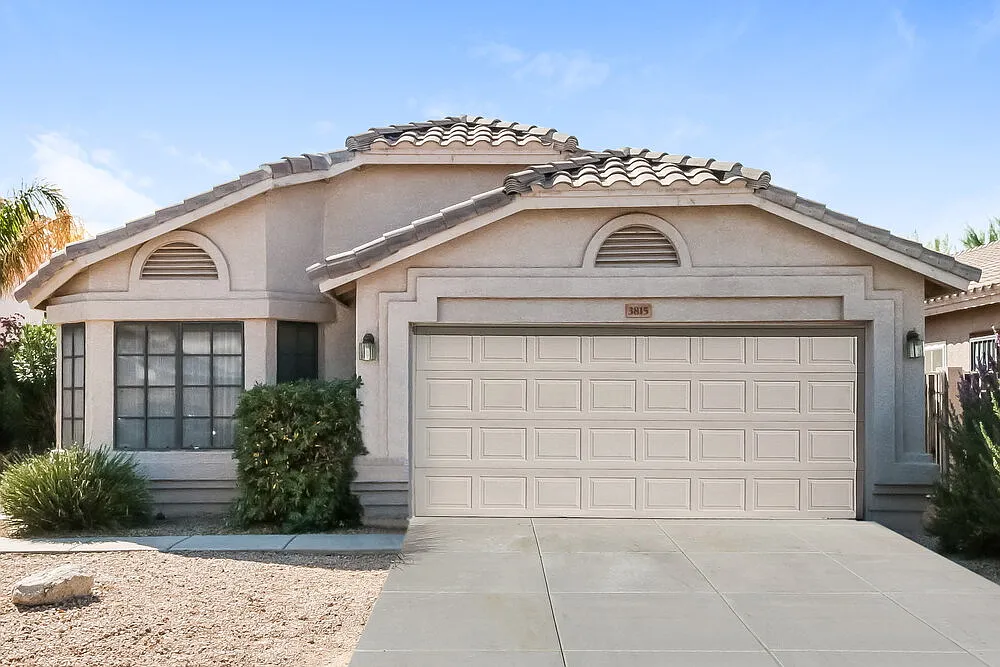 3 bed, 2.0 bath, 1567 sqft, $2,330 — Photo 1