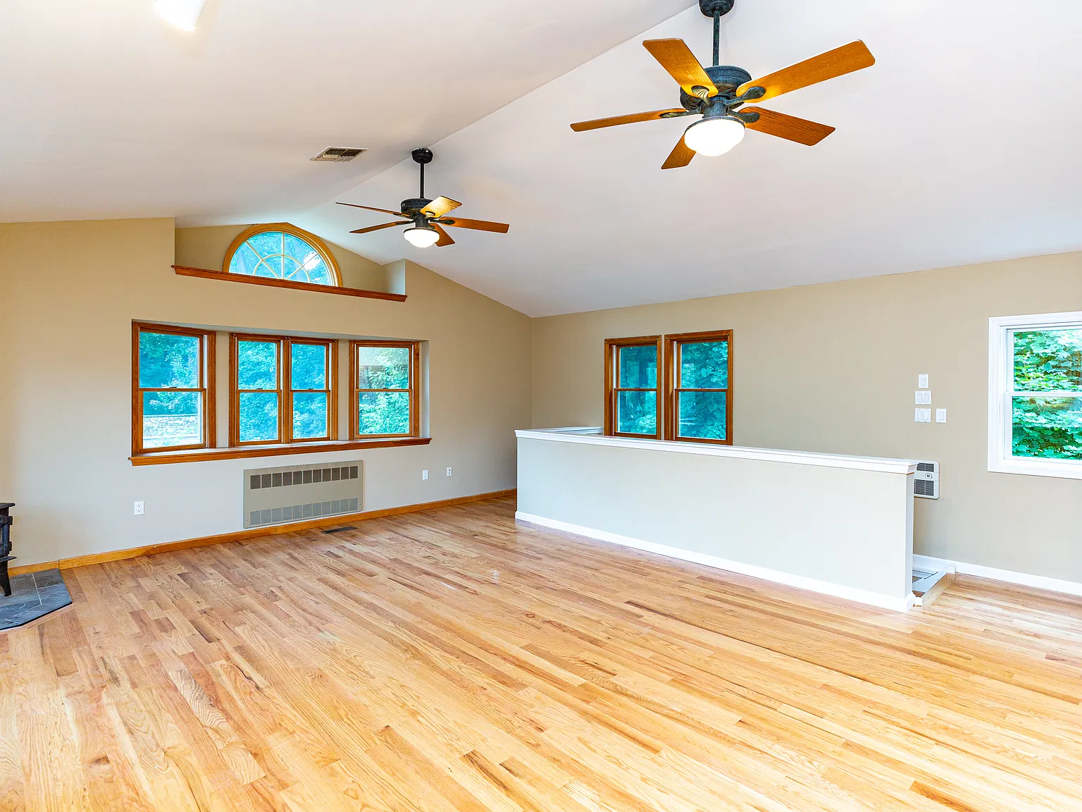 3 bed, 1298 sqft, $2,600 — Photo 4