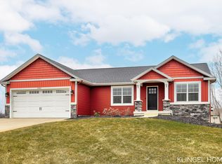 8884 Meadows Pointe Dr, Allendale, MI 49401