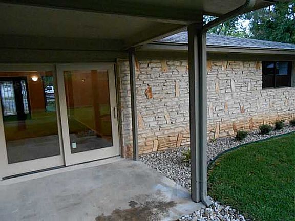 5th image of 600 S Lake Creek Dr