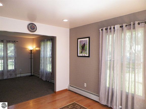 5th image of 2220 Whitetail Dr