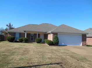 15 Crown Cv, Jackson, TN 38305