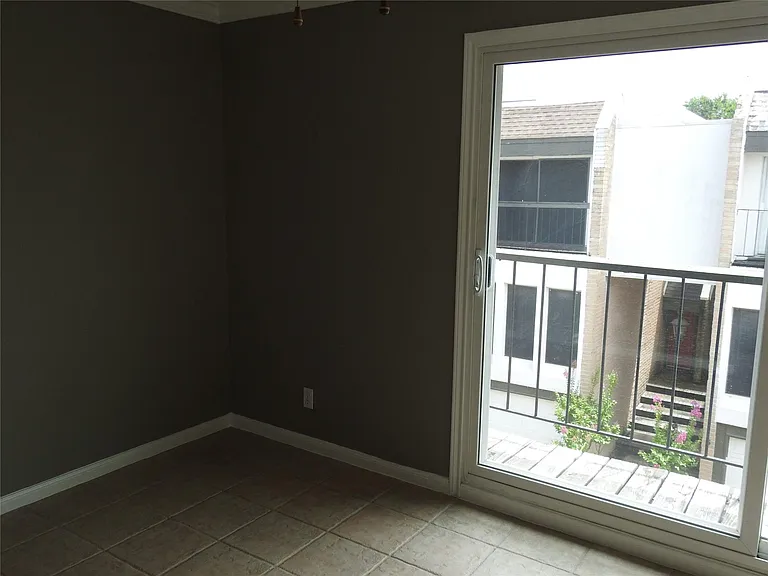 218 Stratford St #3 — Photo 23