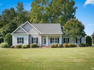 15 Meadow View Ct, Fuquay Varina, NC 27526