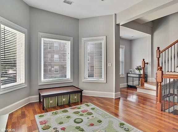 4th image of 1530 W Diversey Pkwy #2