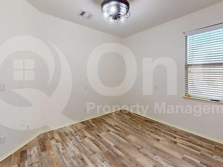 501 Lipizzan Ln — Photo 23