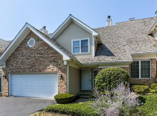192 Red Top Dr, Libertyville, IL