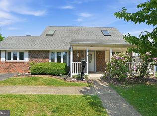 9 Violet Rd, Levittown, PA 19057