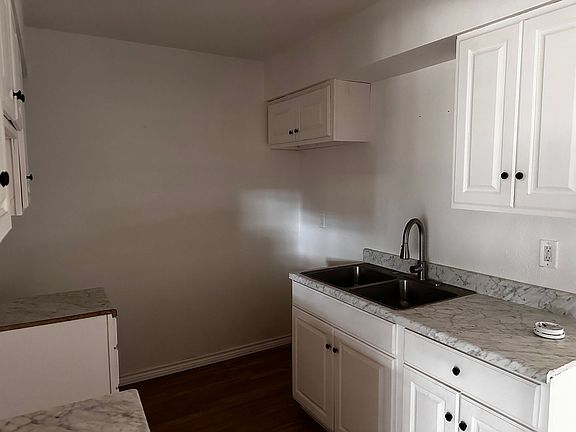 2nd image of 1200-1212 E Houston St #B2