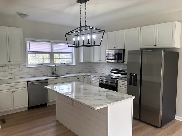 1745 Maple Ave — Photo 8