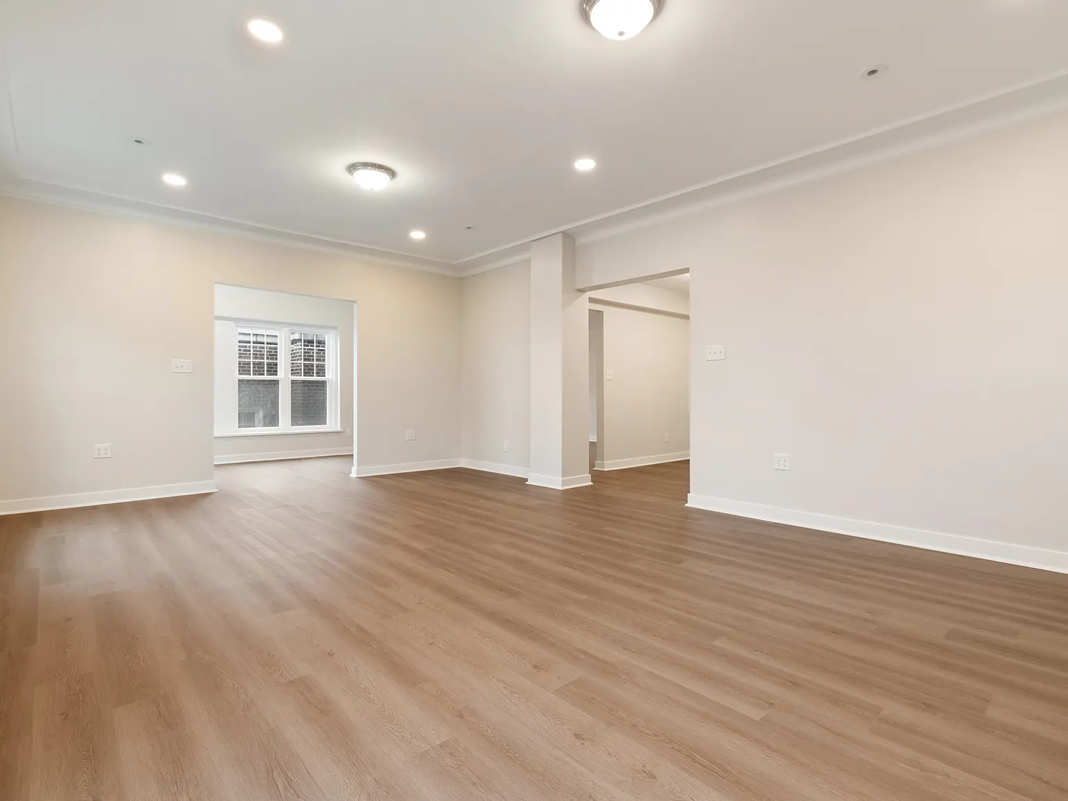 3 bed, 2250 sqft, $2,500 — Photo 4