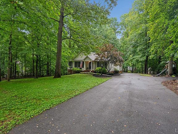 3rd image of 313 Peters Dr