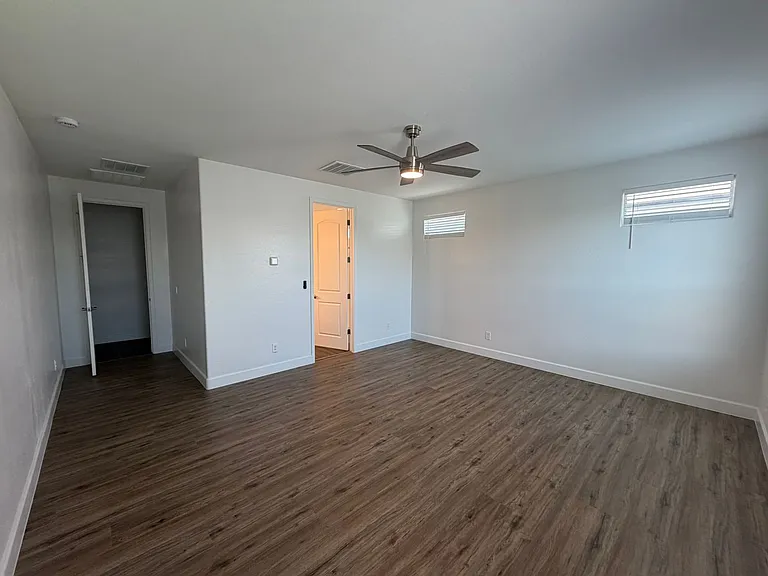 38005 W Montserrat St — Photo 13