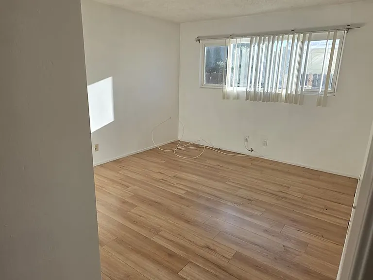 832 W Colorado Blvd #E — Photo 5