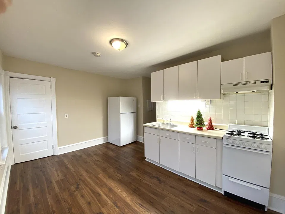 Eat-in Kitchen