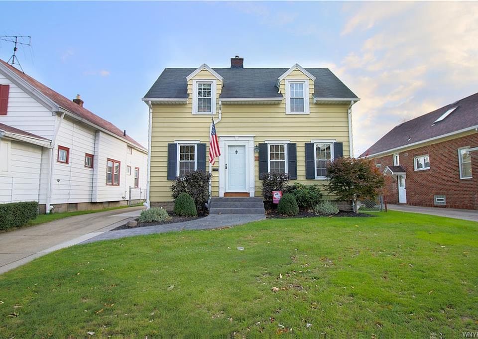 1st image of 35 Stillwell Ave