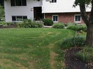 18 Appledale Ln, Spring Valley, NY 10977