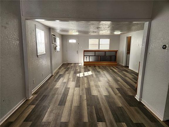 2nd image of 719 S Salcedo St