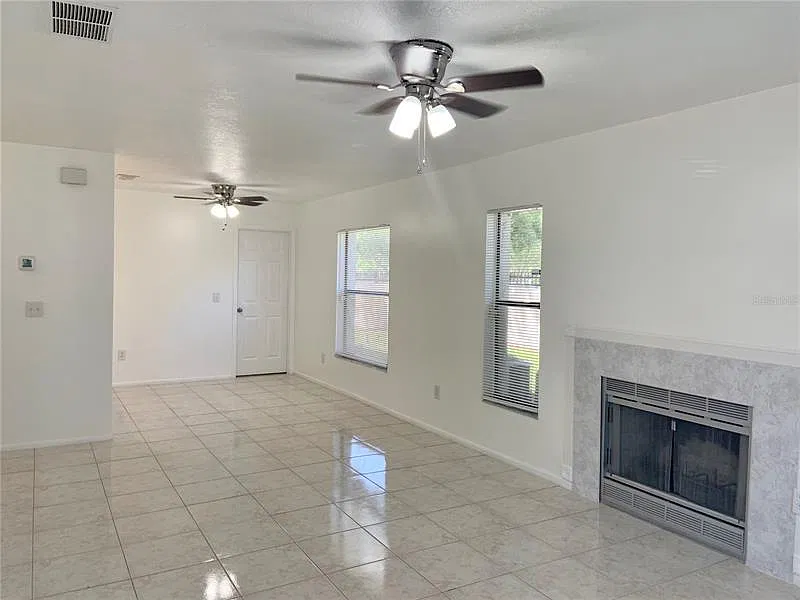 2 bed, 2.0 bath, 889 sqft, $1,450 — Photo 4