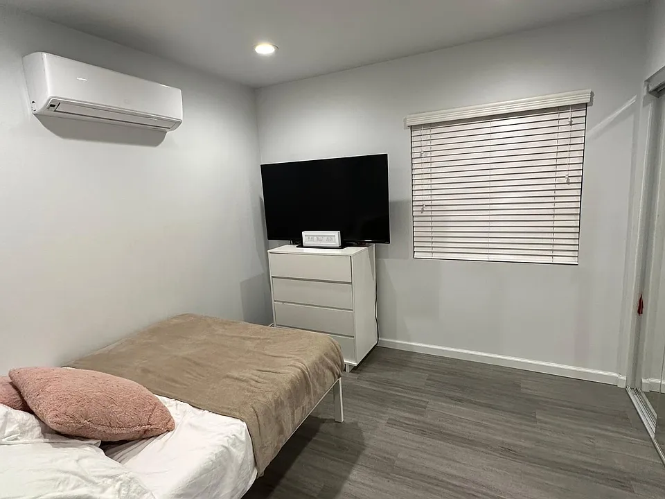 Private bedroom