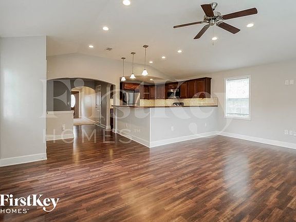 3rd image of 5129 Melody Ln