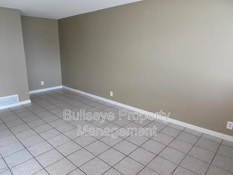 1901 S Farmer Ave #1901 — Photo 6