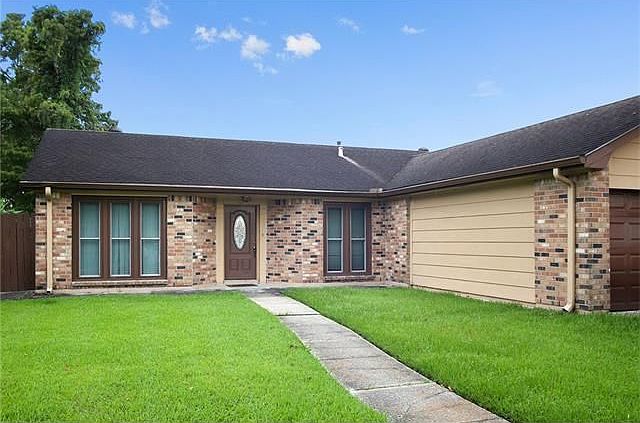 1st image of 2404 Woodmere Blvd