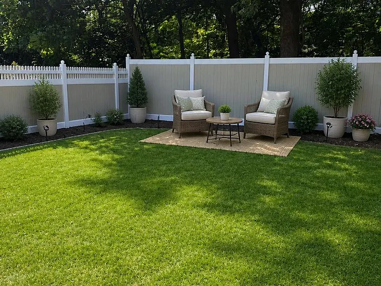 Wedgewood Dr — Photo 1