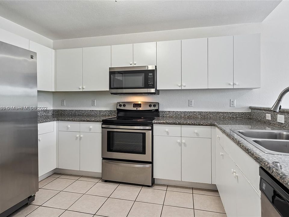 1st image of 11201 NW 83rd St APT 203