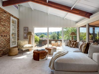 66 Hilltop Dr, San Carlos, CA, 94070