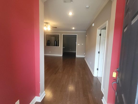 3rd image of 20 Chapman Ln