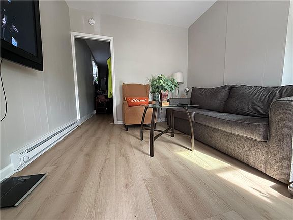 4th image of 725.5 Spruce St