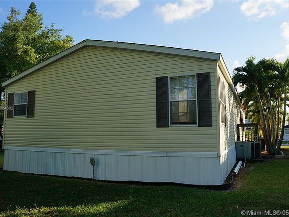4th image of 28501 SW 152nd Ave Lot 98