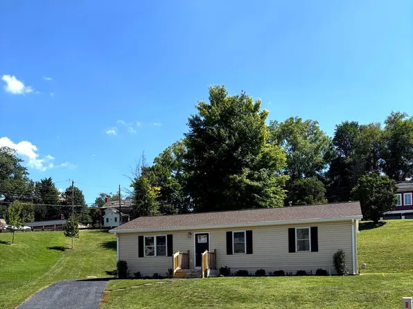 101 Vickers Way, Staunton, VA 24401
