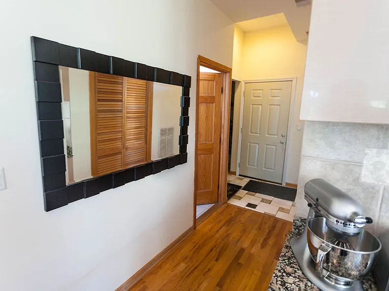 901 N Winchester Ave #3F — Photo 6