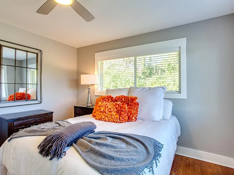 1518 Cliffside Ln — Photo 25