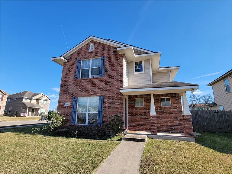 4140 McFarland Dr — Photo 1