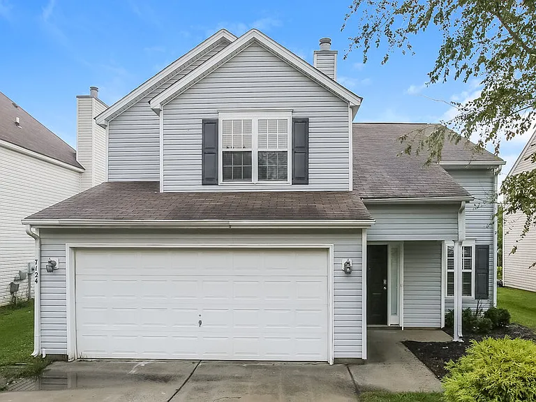 7124 Fox Point Dr — Photo 1